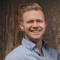 Oliver Henökl
